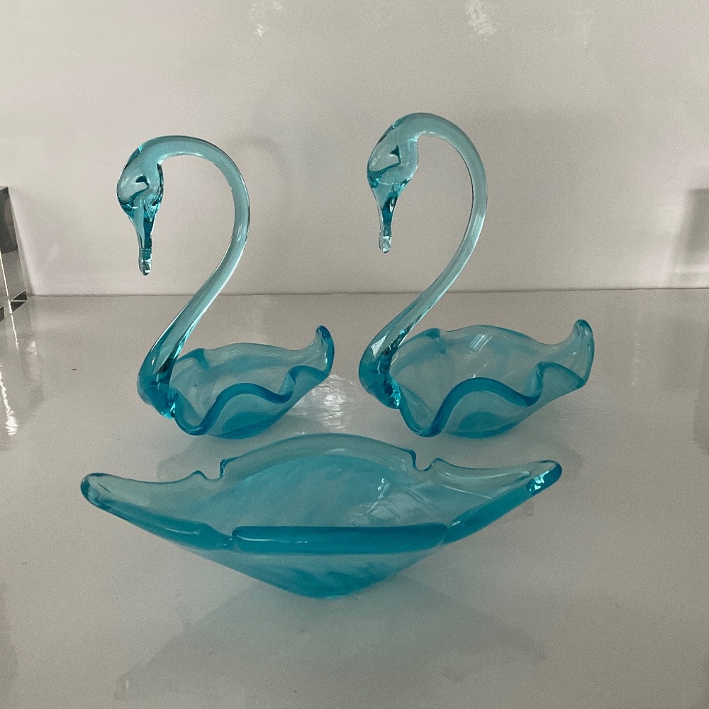 VINTAGE MCM GLASS SWANS AND DISH BOWL  3 PCS AQUA BLUE / WHITE MARBLED HANDBLOWN